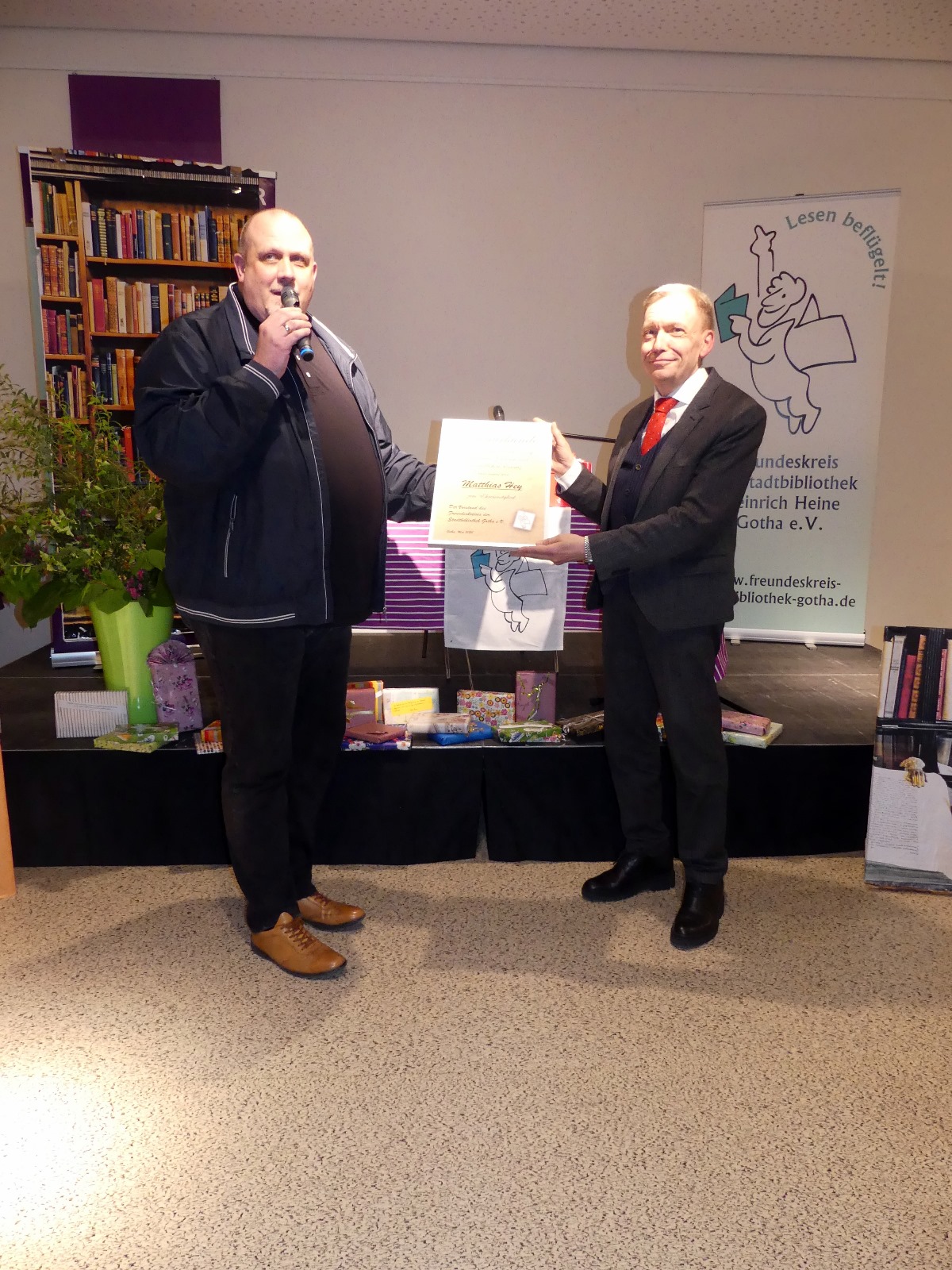 Matthias Hey zum Ehrenmitglied des Freundeskreises der Stadtbibliothek Gotha ernannt