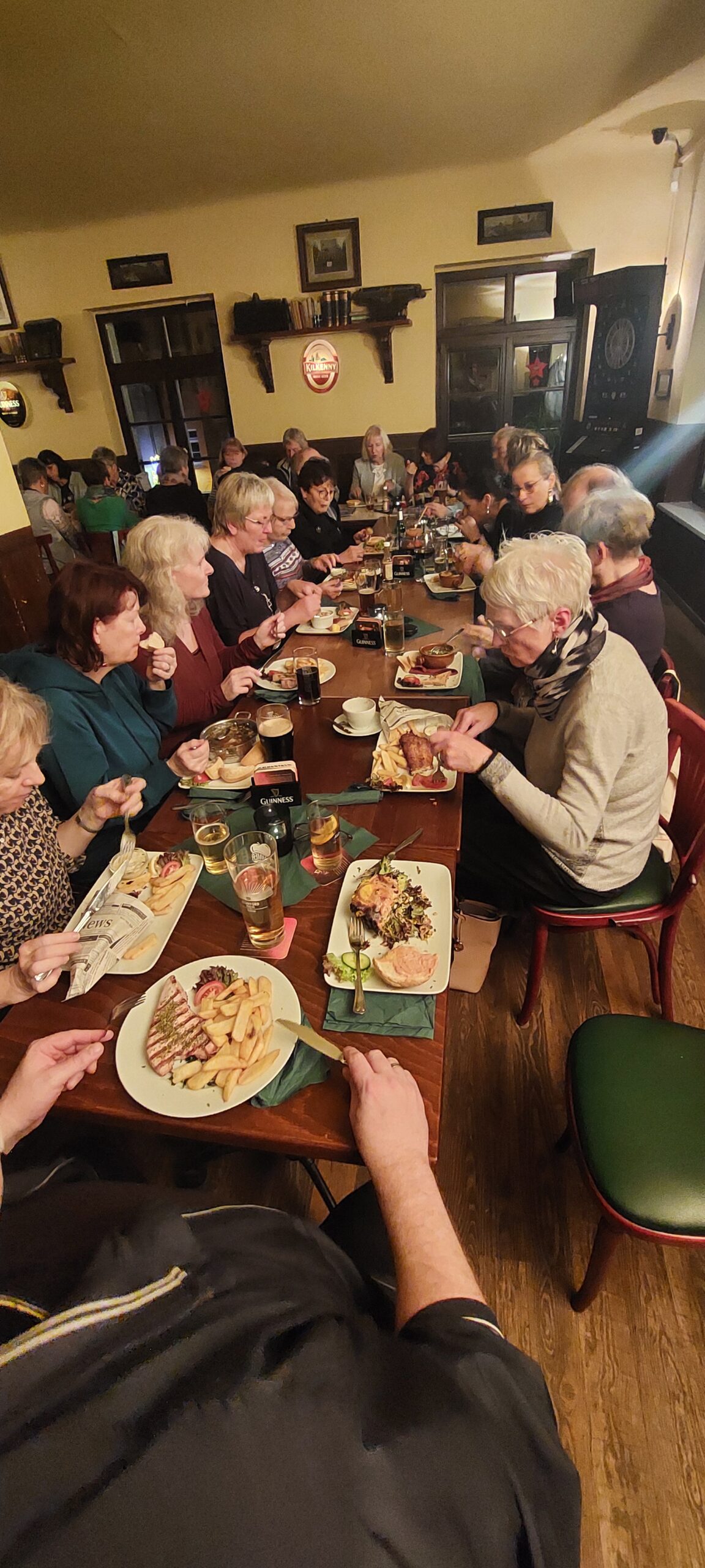 Ein Weihnachtsfest im Irish Pub: Ein frohes Fest für unsere Vereinsmitglieder! Bild