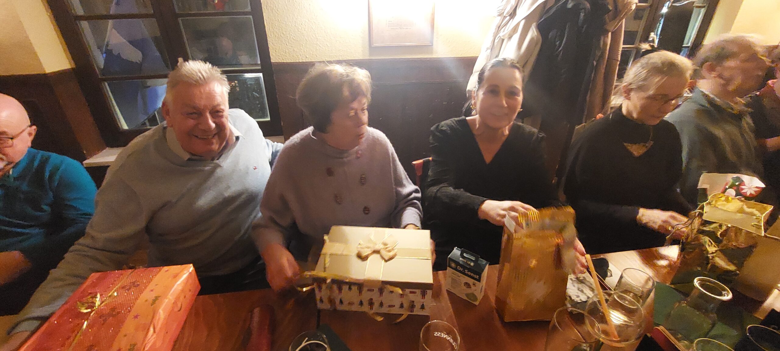 Ein Weihnachtsfest im Irish Pub: Ein frohes Fest für unsere Vereinsmitglieder! Bild