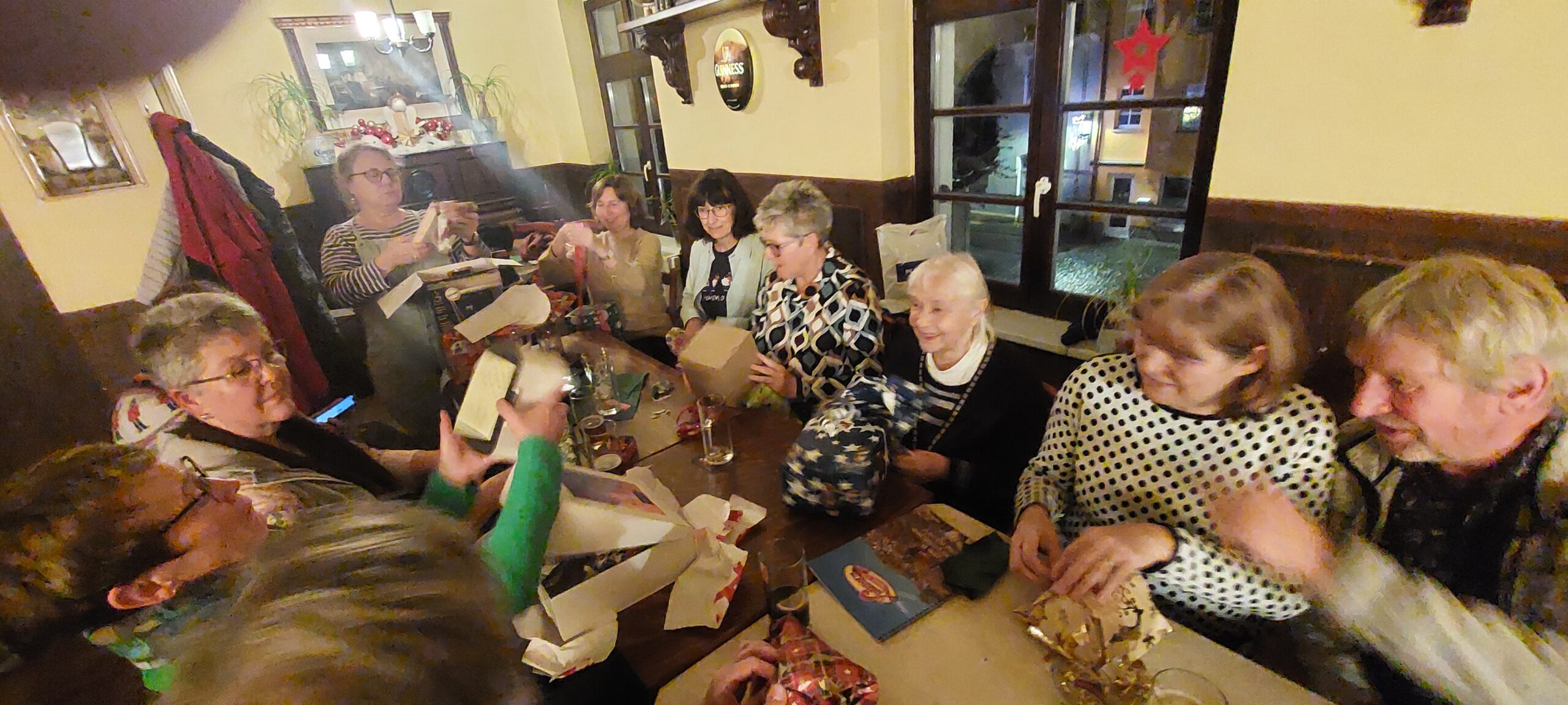 Ein Weihnachtsfest im Irish Pub: Ein frohes Fest für unsere Vereinsmitglieder! Bild