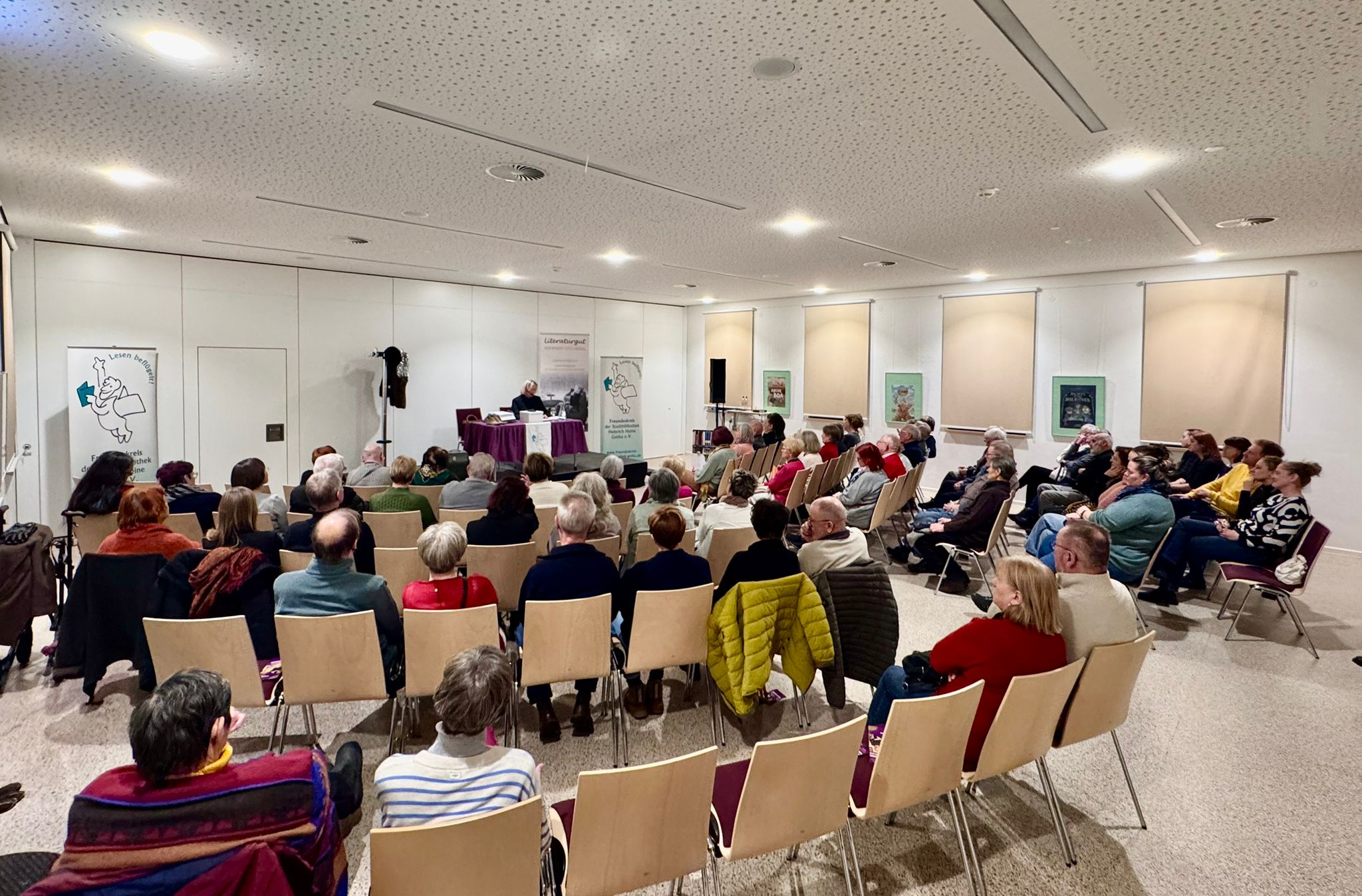„Mama bringt die Wäsche“ – Ein Abend zu Erich Kästner mit Ines Körner Bild