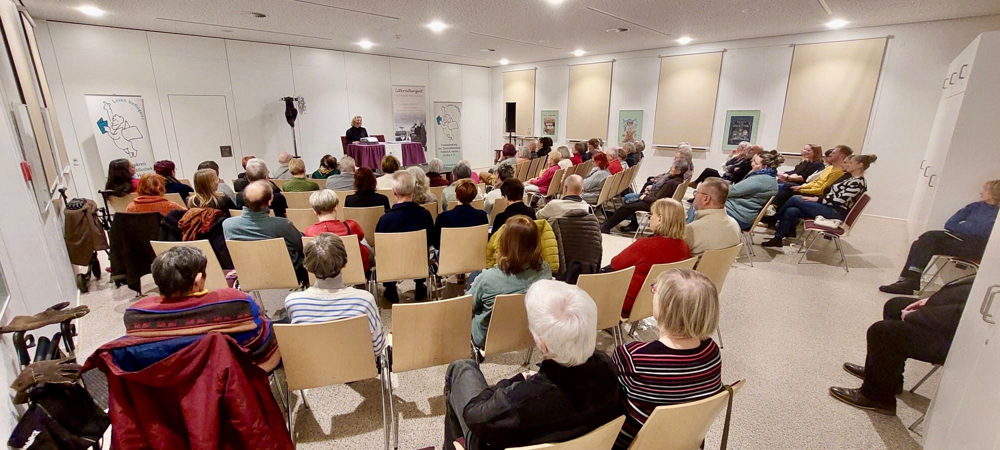 „Mama bringt die Wäsche“ – Ein Abend zu Erich Kästner mit Ines Körner Bild